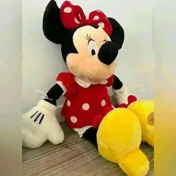 Official Minnie Mouse plush - Picture 2 of 7